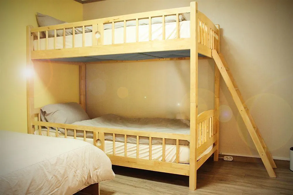 Lee & No Guesthouse Hongdae Σεούλ Πανσιόν