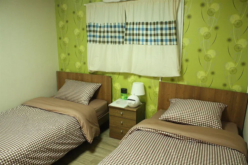 Lee & No Guesthouse Hongdae Σεούλ Νότια Κορέα