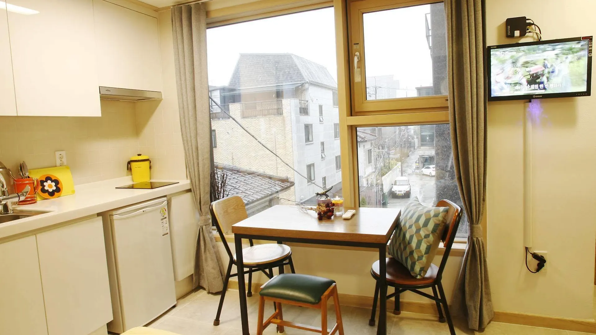 Lee & No Guesthouse Hongdae Σεούλ