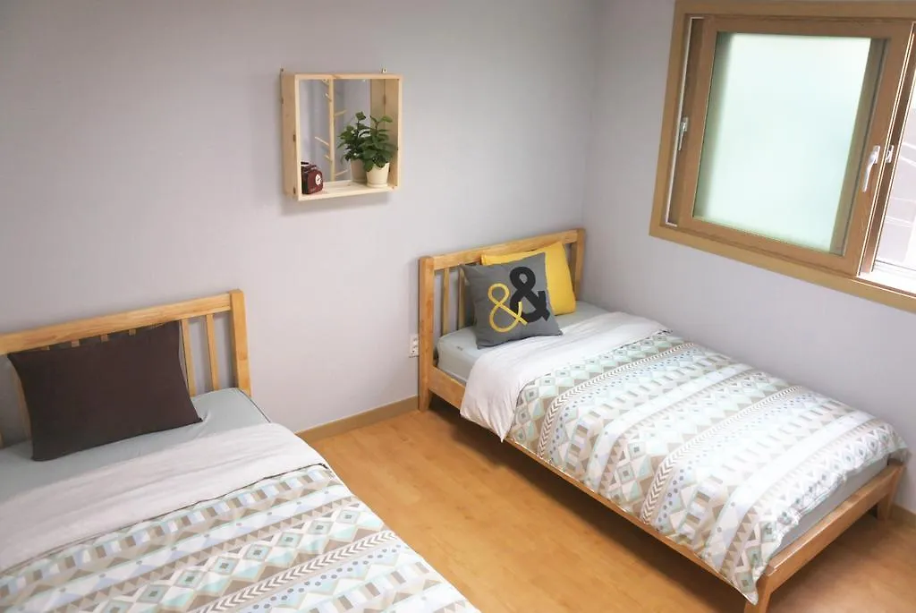 Guest house Lee & No Guesthouse Hongdae Seoul