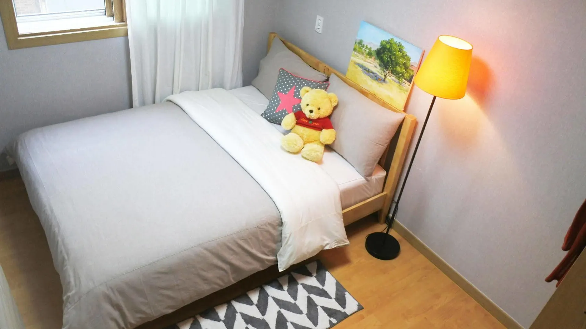Lee & No Guesthouse Hongdae Seoul