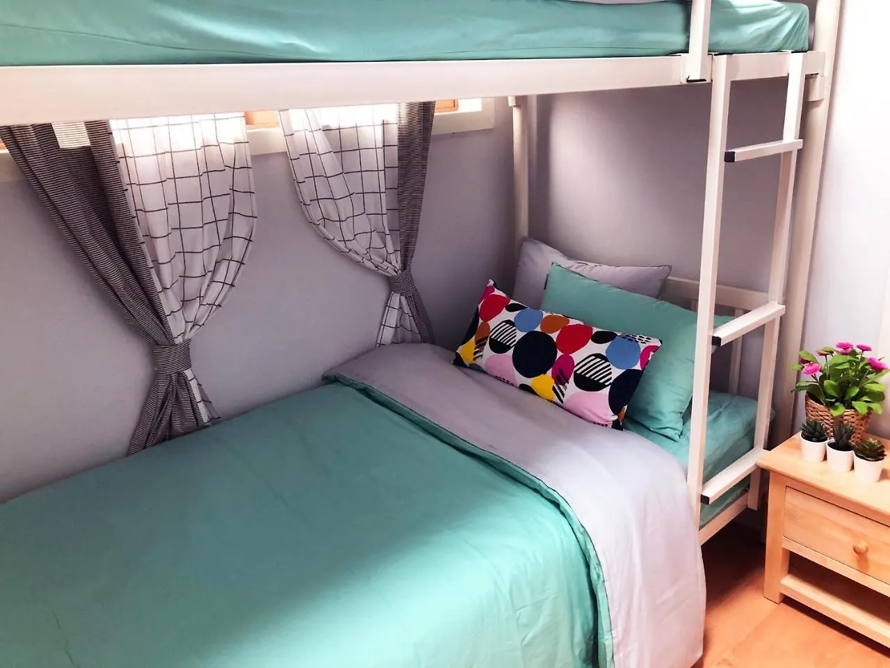 Lee & No Guesthouse Hongdae Seoul 2*,  South Korea